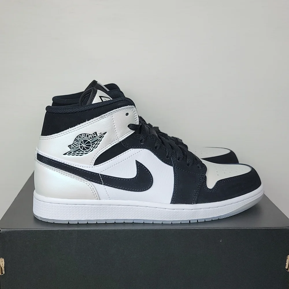 Air Jordan 1 Mid SE White Black Diamond Men's Basketball Shoes - Picture 3 of 6
